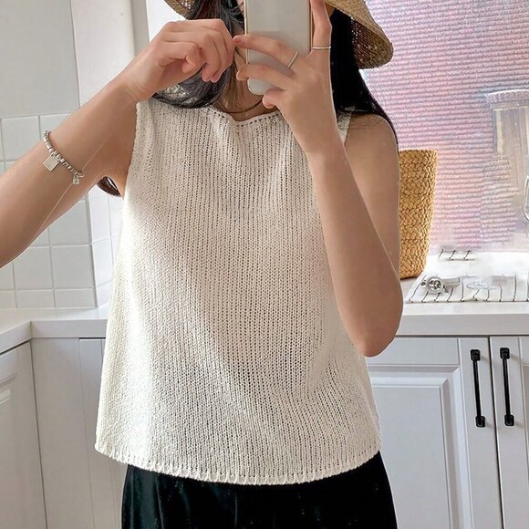 Beige Casual Women's Solid Round Neck Knit Top - Picture 4 of 8